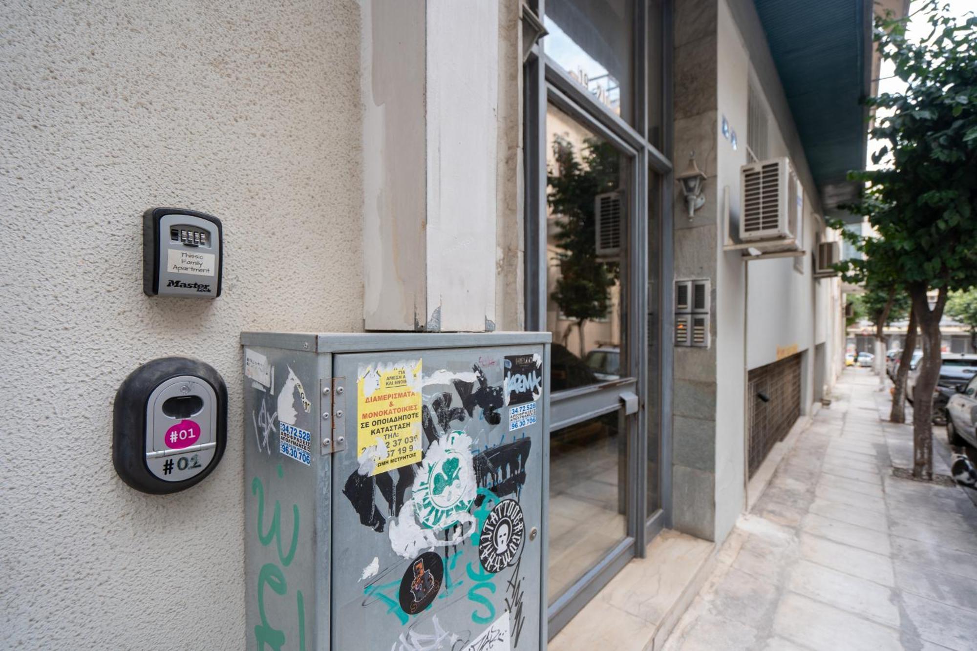 Thissio Family Apartment Athen Eksteriør billede