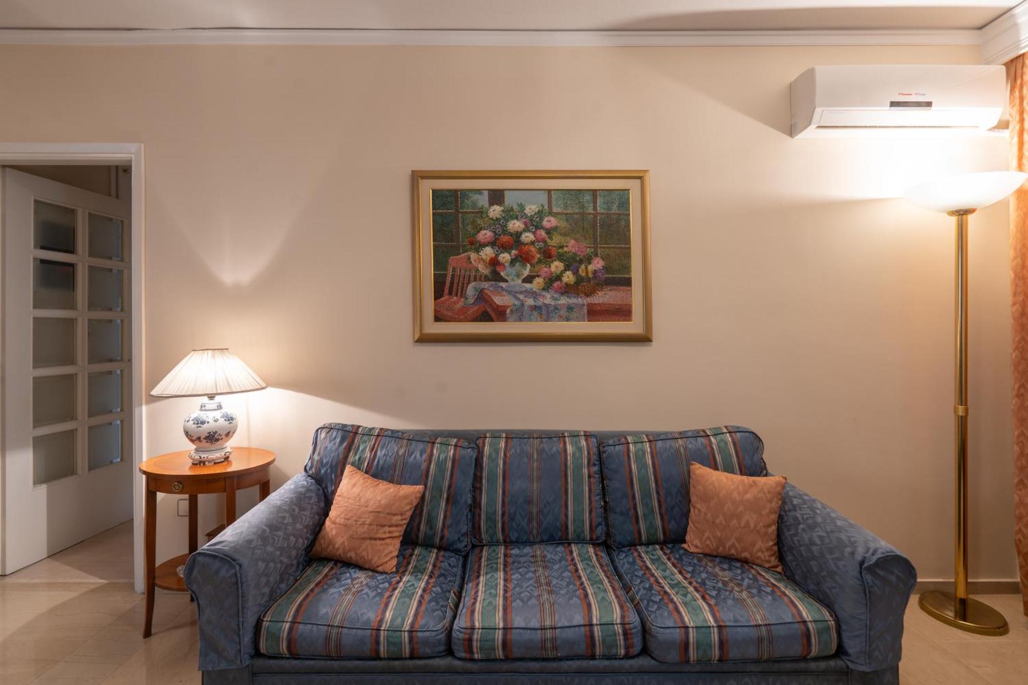 Thissio Family Apartment Athen Eksteriør billede